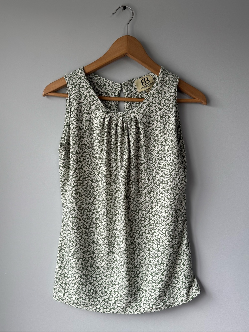 Beechers brook Green Floral Pleated Neck Tank